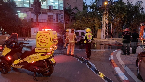 רכב עלה באש תוך כדי - חדשות בפתח תקווה