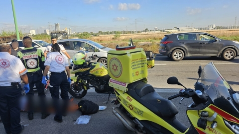 הולכת רגל נפגעה מרכב בדרך - חדשות בפתח תקווה