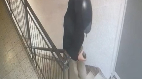 השליכו רימון רסס לעבר דירה, - חדשות בפתח תקווה