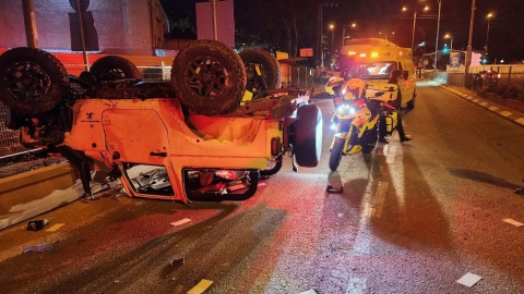 גבר כבן 30 התהפך עם - חדשות בפתח תקווה