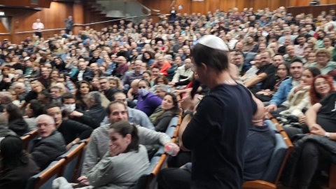 ראובן (ערן זרחוביץ') הגיע להיכל - תרבות ופנאי בפתח תקווה