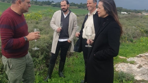 ביקב "בן נון" לא מרימים - אוכל בפתח תקווה