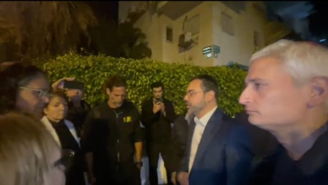 רופאים הפגינו מול ביתו של - בריאות בפתח תקווה