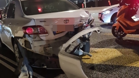 נהג רכב נפצע לאחר שהתנגש - חדשות בפתח תקווה