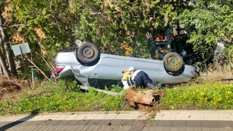 התהפך עם רכבו ונמלט מהמקום - חדשות בפתח תקווה