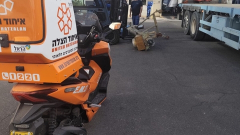 פועל נפצע לאחר שחפץ במשקל - חדשות בפתח תקווה