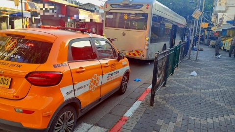 הולך רגל נפגע מאוטובוס בפתח - חדשות בפתח תקווה