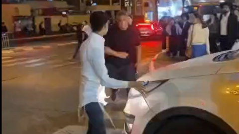 קובע את כיוון התנועה