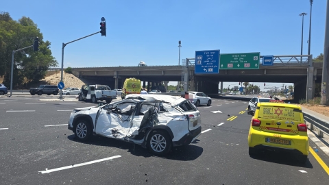 גבר כבן 55 נפצע קשה לאחר שהתהפך עם רכבו סמוך למחלף ירקון