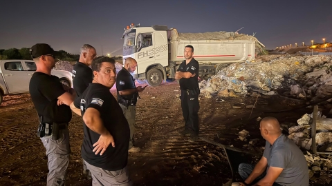 המאבק בהשלכת פסולת בניין: הנהג - איכות הסביבה וחזות העיר בפתח תקווה