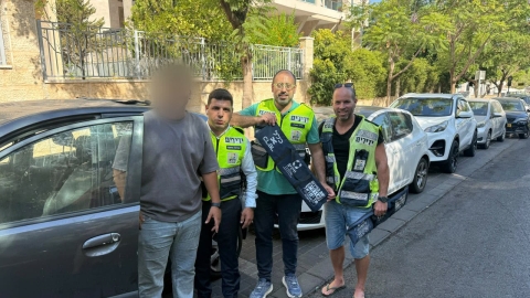תינוקת ננעלה ברכב בשגגה לעיני אביה